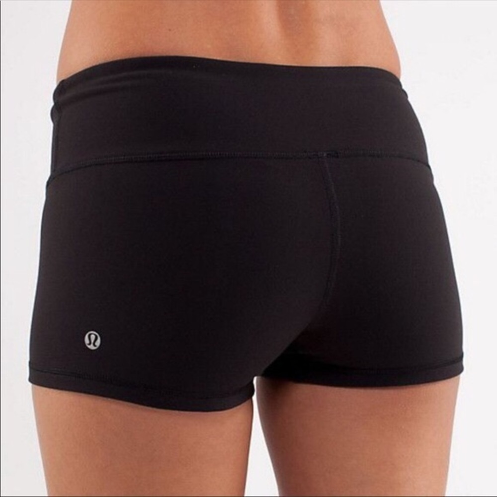 BARELY WORN Lululemon black boogie shorts